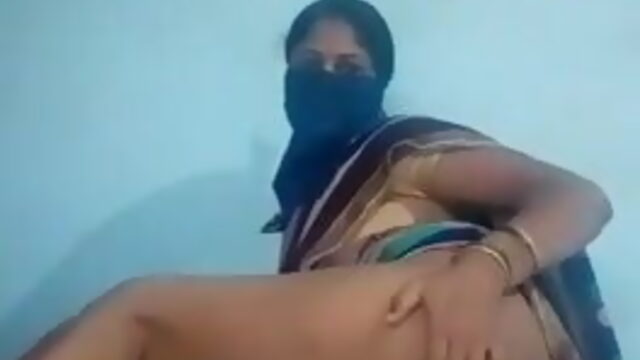 Kanchipuram tamil married aunty temptation part:1