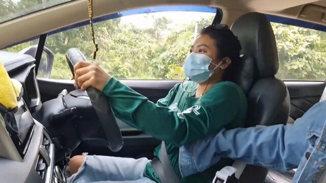 Desi Grab Driver fucked for extra tip - Pinay Lovers Ph