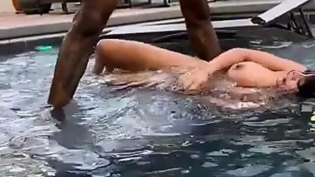 Luna Starr Pool Sex