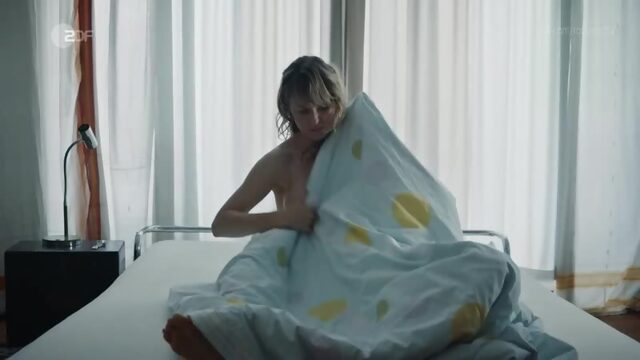 Lisa Wagner Nude - Kommissarin Heller s01e09 (2019) HD 720p Watch Online