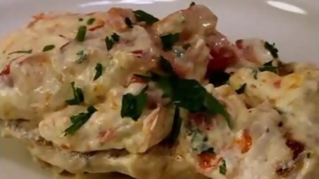 Паста из тиктока оказалась шикарным соусом для курицы.