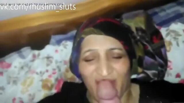 Real Mature Mother Muslim Hijabi Mazhabi Forced to Suck Blowjob ( Мусульманское порноs Turbanli Turkish Egyptain Pakistan Desi )